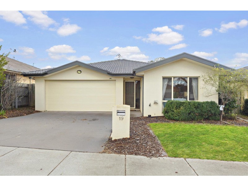 19 Eva West Street, Gungahlin ACT 2912