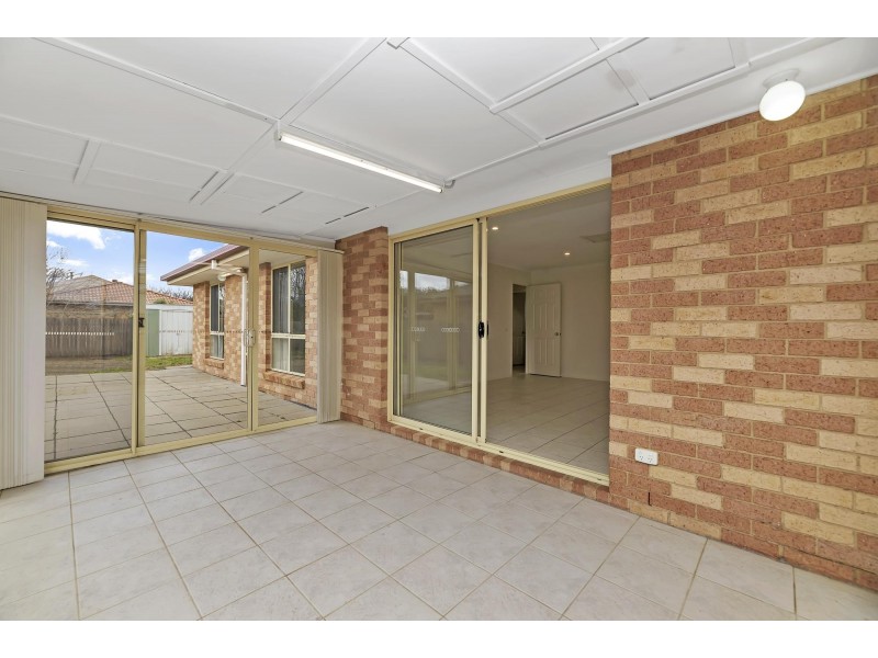 12 Polwarth Circuit, Dunlop ACT 2615