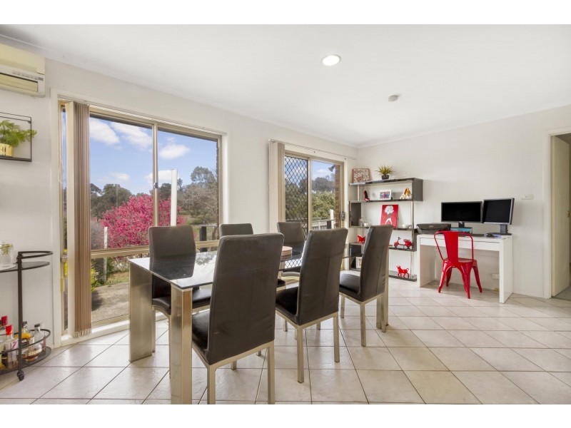 9 McVilly Close, Gordon ACT 2906