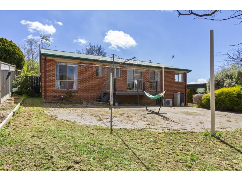 9 McVilly Close, Gordon ACT 2906