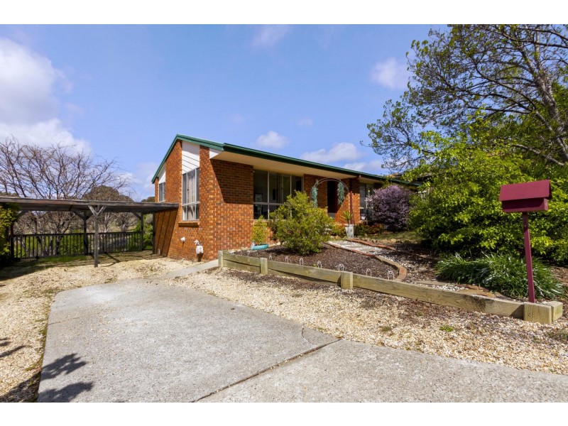 9 McVilly Close, Gordon ACT 2906