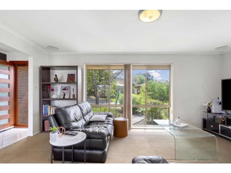 9 McVilly Close, Gordon ACT 2906