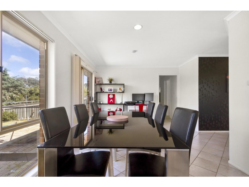 9 McVilly Close, Gordon ACT 2906