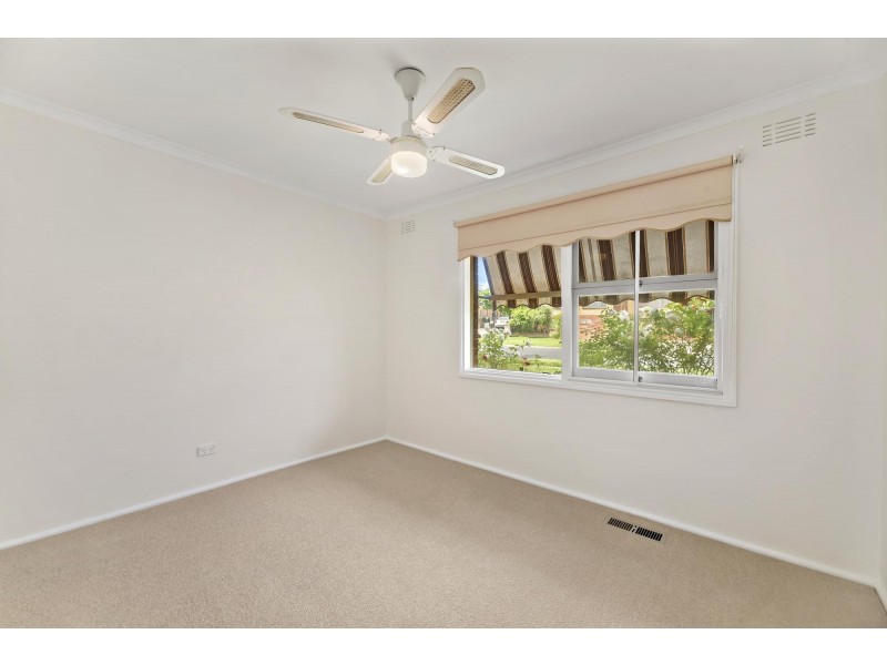 8 Dane Street, Karabar NSW 2620