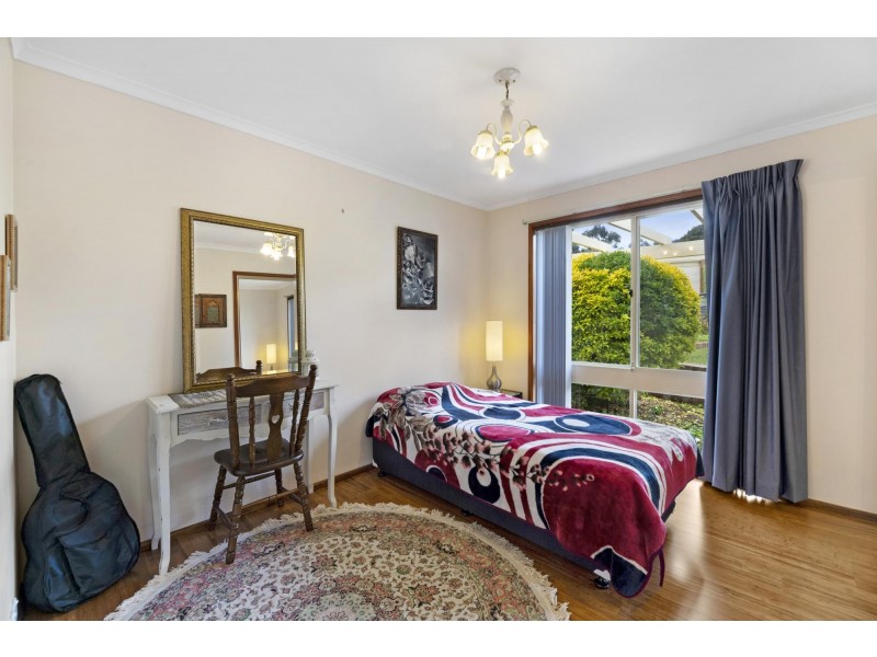 13 Adkinson Close, Isaacs ACT 2607