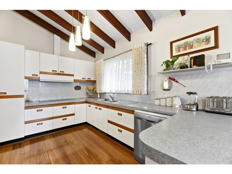 13 Adkinson Close, Isaacs ACT 2607