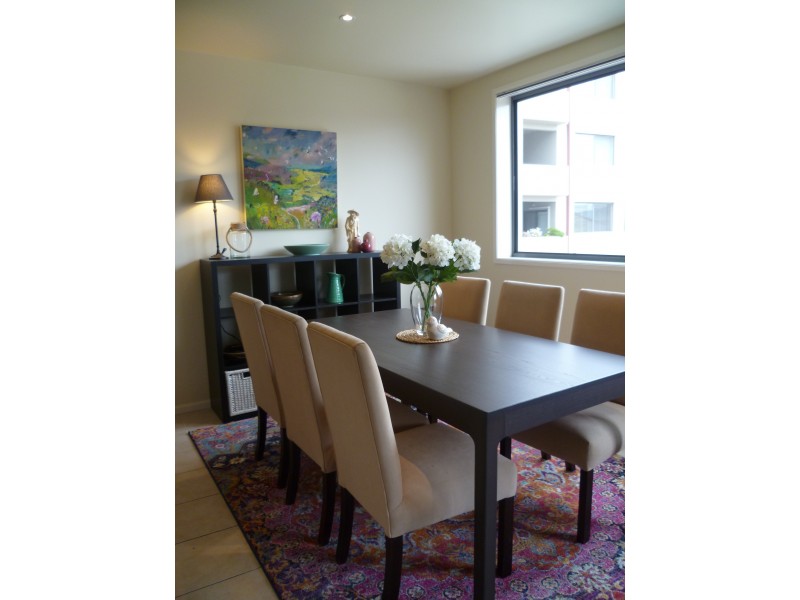 14/2 Eileen Good Street, Greenway ACT 2900