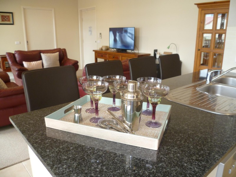 14/2 Eileen Good Street, Greenway ACT 2900