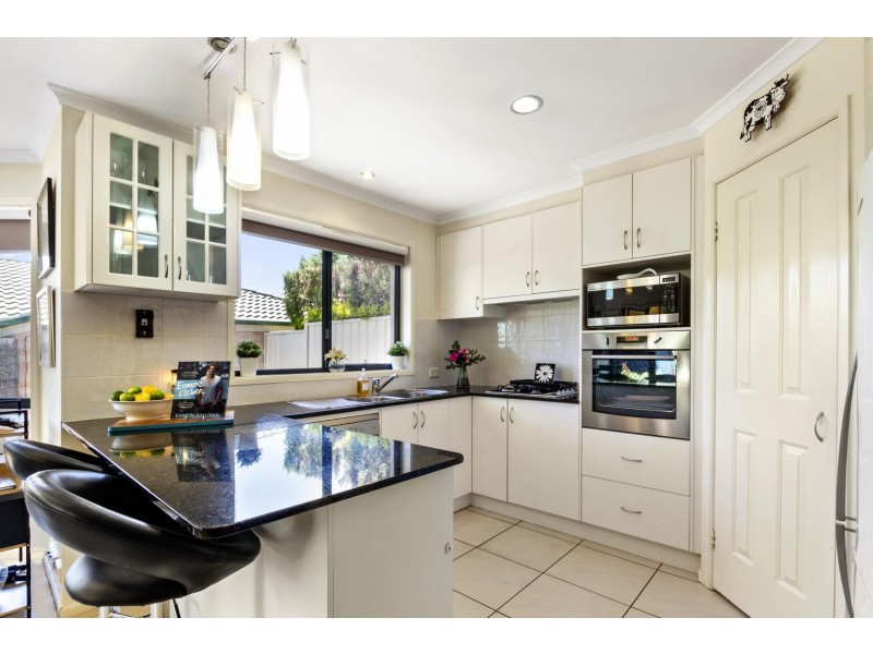 9 Betty Maloney Crescent, Banks ACT 2906