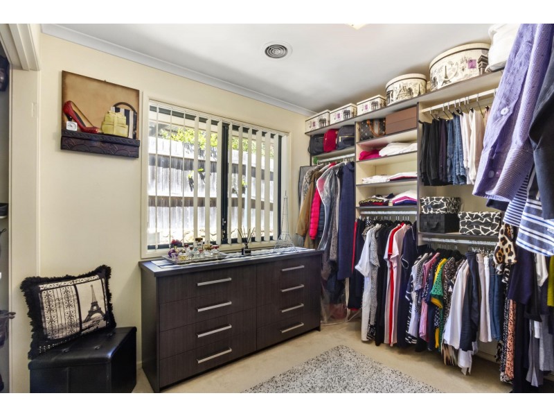 9 Betty Maloney Crescent, Banks ACT 2906