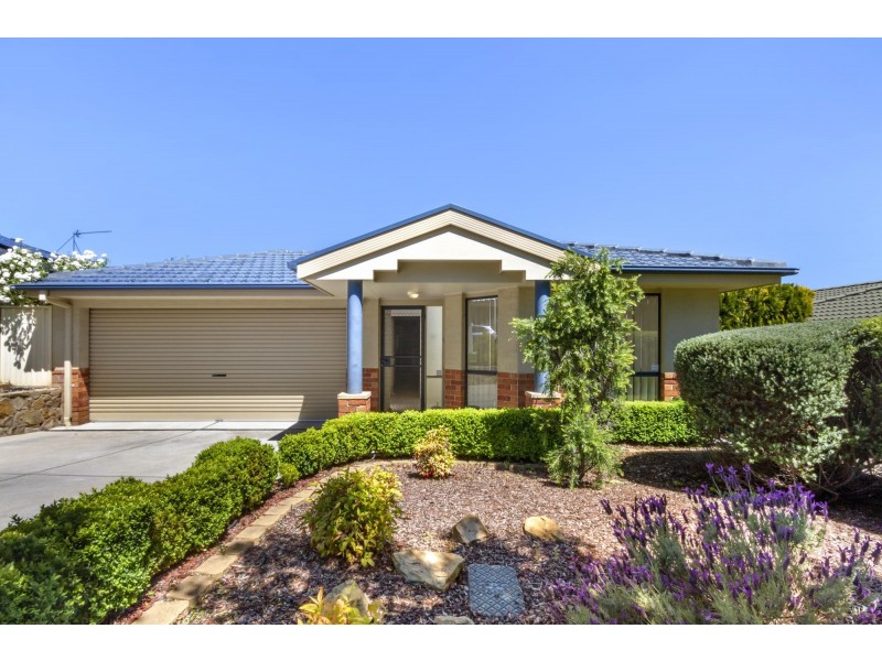 9 Betty Maloney Crescent, Banks ACT 2906