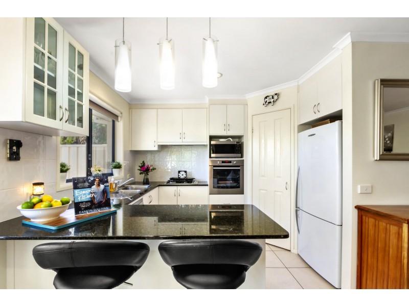 9 Betty Maloney Crescent, Banks ACT 2906