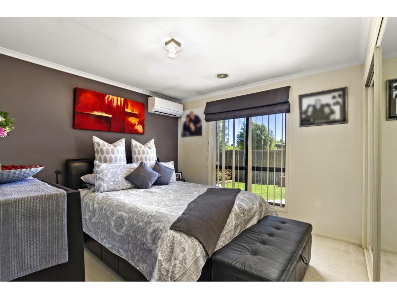 9 Betty Maloney Crescent, Banks ACT 2906