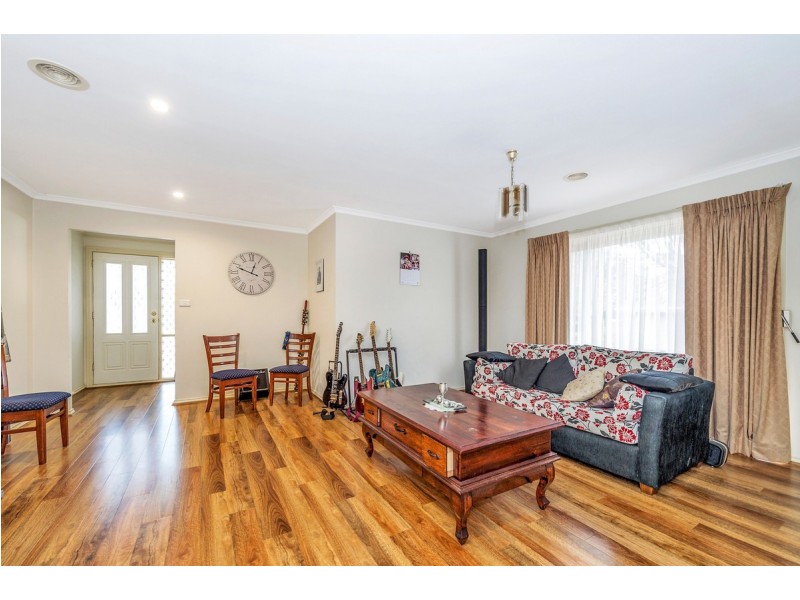 13 Nambir Court, Bonython ACT 2905