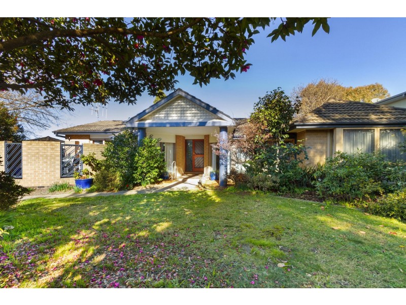 9 Dennes Place, Lyons ACT 2606