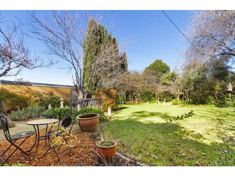 9 Dennes Place, Lyons ACT 2606