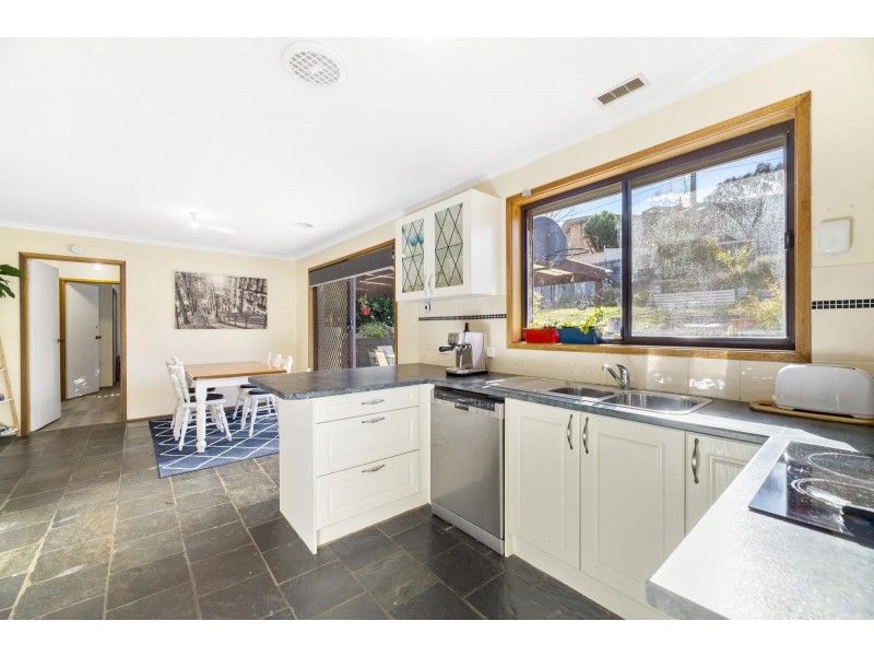 4 Creswick Place, Calwell ACT 2905