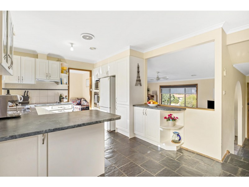 4 Creswick Place, Calwell ACT 2905