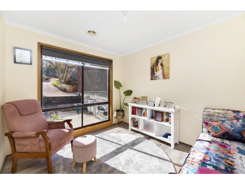 4 Creswick Place, Calwell ACT 2905