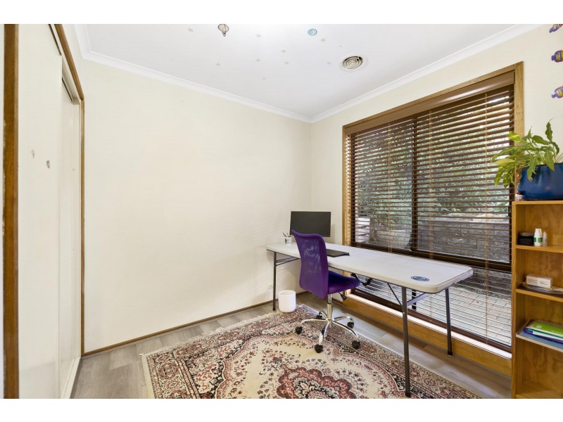 4 Creswick Place, Calwell ACT 2905