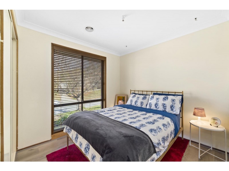 4 Creswick Place, Calwell ACT 2905