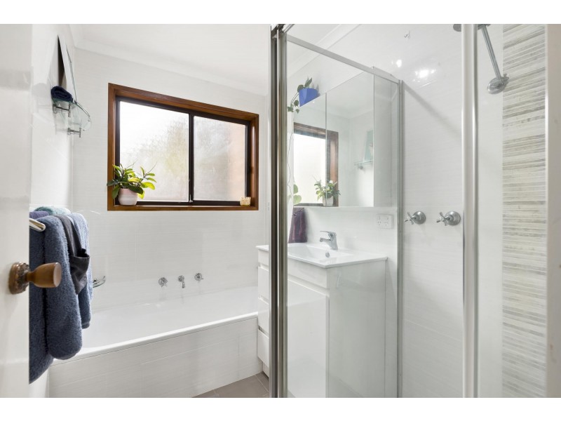 4 Creswick Place, Calwell ACT 2905