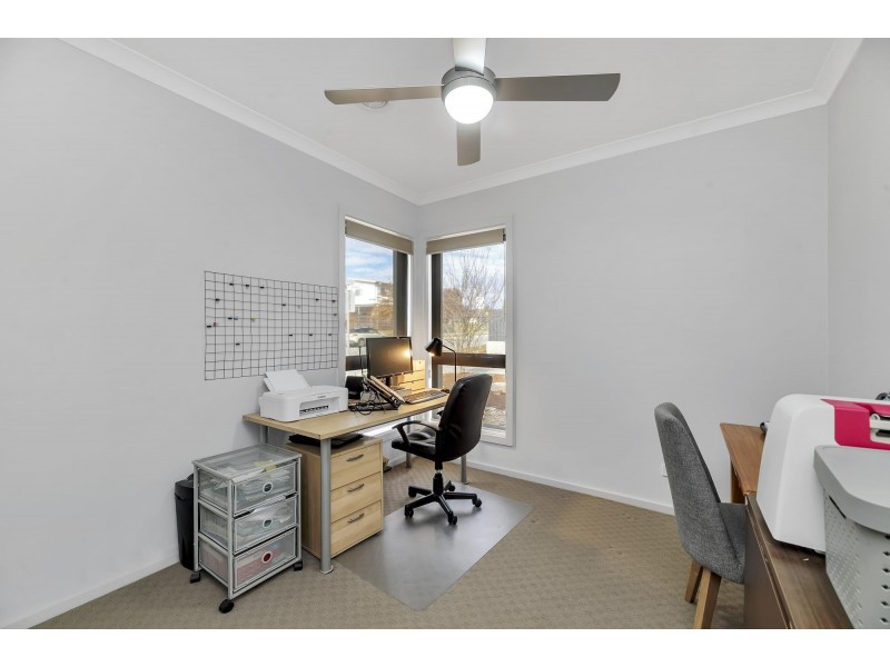 68 Beltana Avenue, Googong NSW 2620