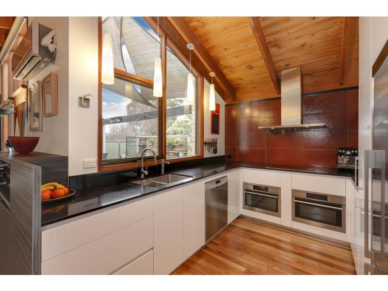 15 Meston Place, Fadden ACT 2904