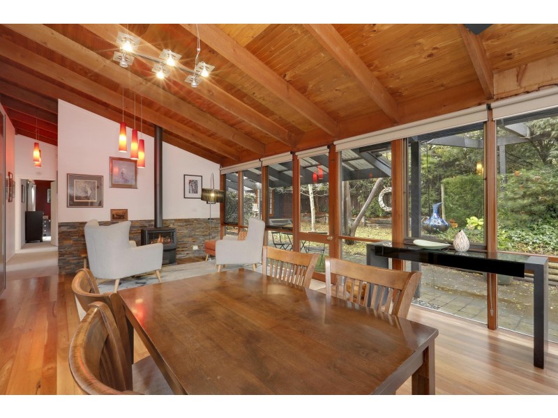 15 Meston Place, Fadden ACT 2904