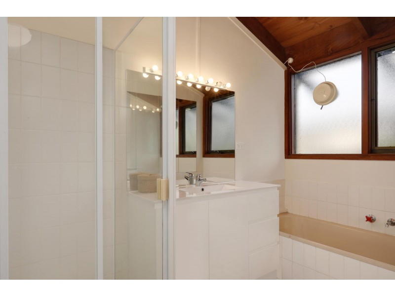 15 Meston Place, Fadden ACT 2904