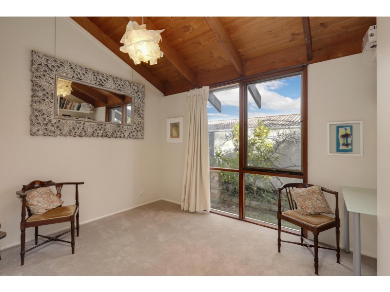 15 Meston Place, Fadden ACT 2904