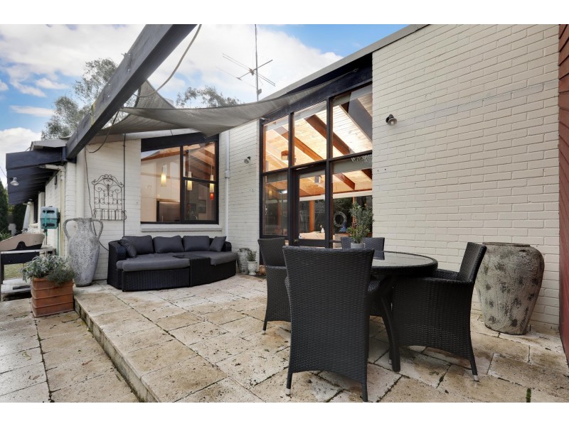 15 Meston Place, Fadden ACT 2904
