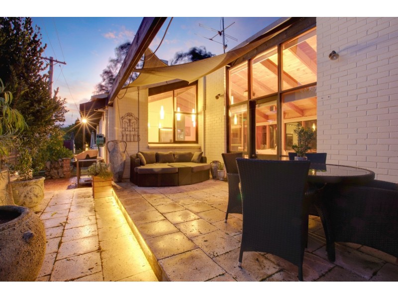 15 Meston Place, Fadden ACT 2904