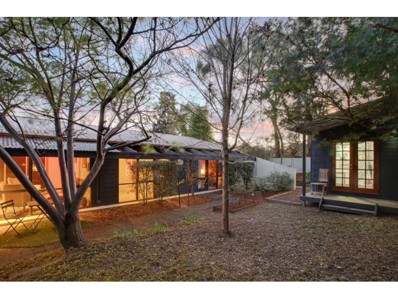 15 Meston Place, Fadden ACT 2904