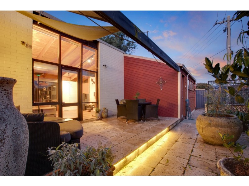 15 Meston Place, Fadden ACT 2904