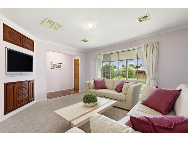 1 Tuckson Place, Conder ACT 2906