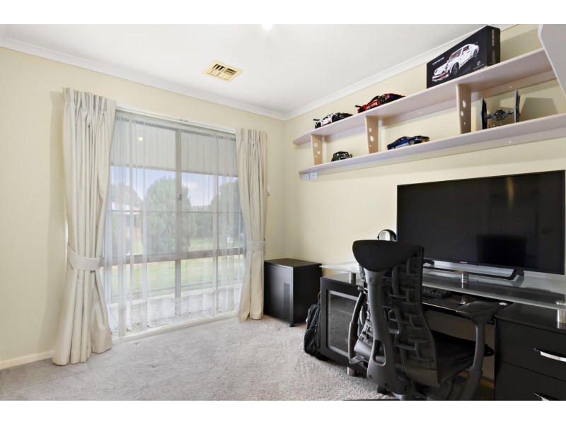 1 Tuckson Place, Conder ACT 2906