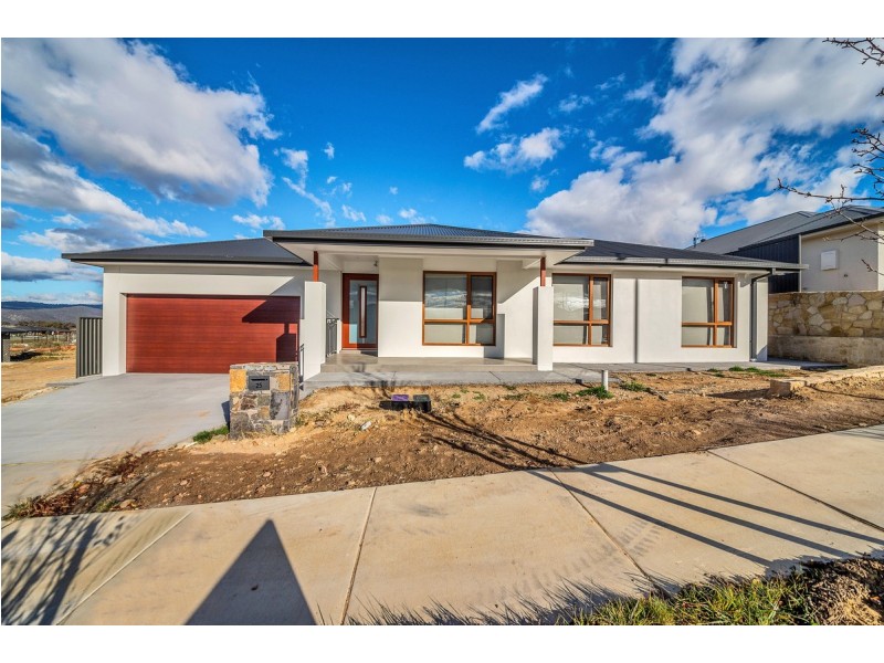 25 Montgomery Avenue, Googong NSW 2620