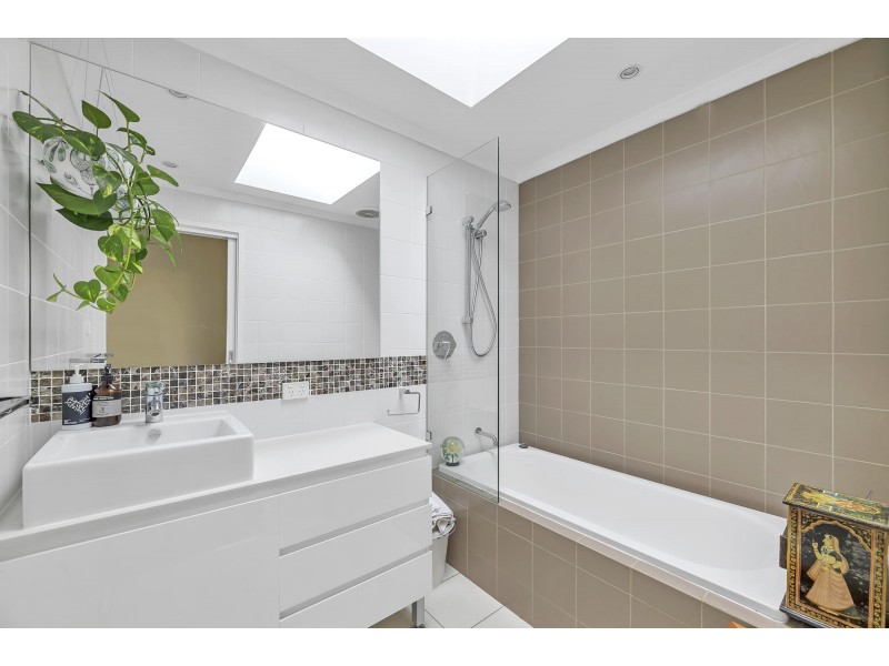 11 Courtice Close, Fadden ACT 2904