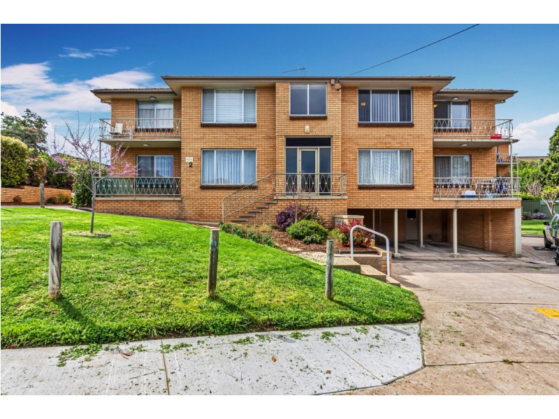 4/2 Velacia Place, Queanbeyan NSW 2620