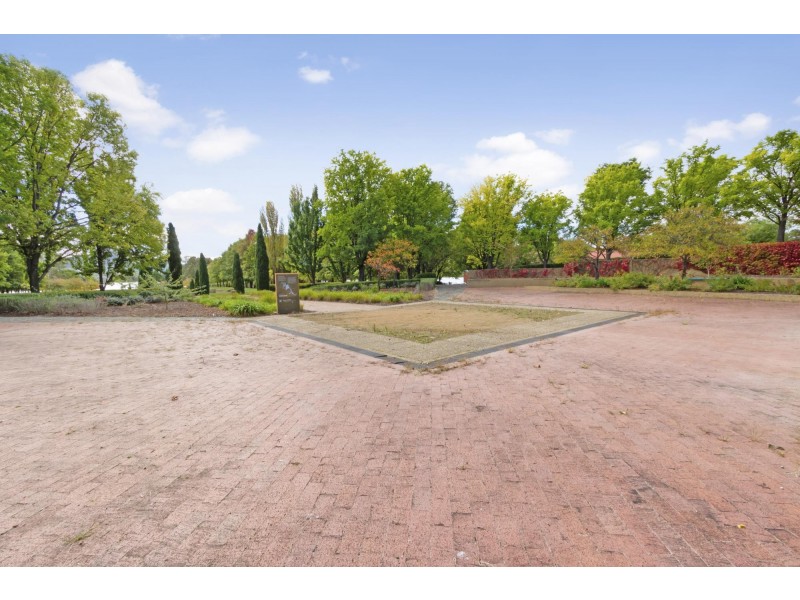 16/56 Cowlishaw Street, Greenway ACT 2900