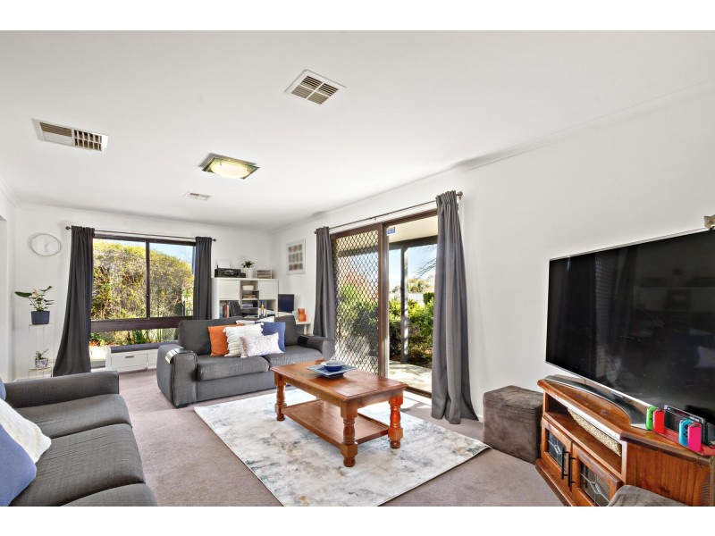 14 Cracknell Street, Monash ACT 2904