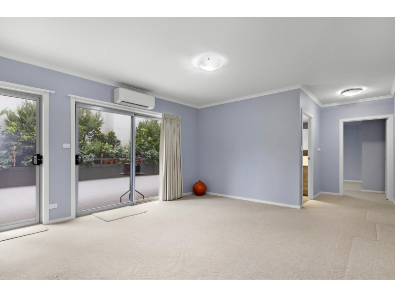 1/56 Cowlishaw Street, Greenway ACT 2900