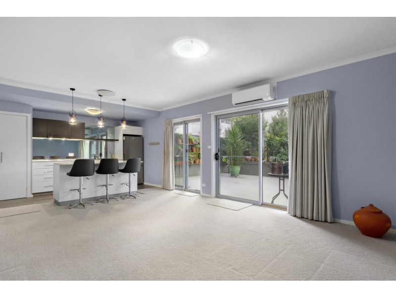 1/56 Cowlishaw Street, Greenway ACT 2900