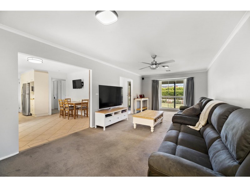 2 McBurney Crescent, Richardson ACT 2905