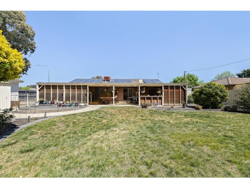 2 McBurney Crescent, Richardson ACT 2905