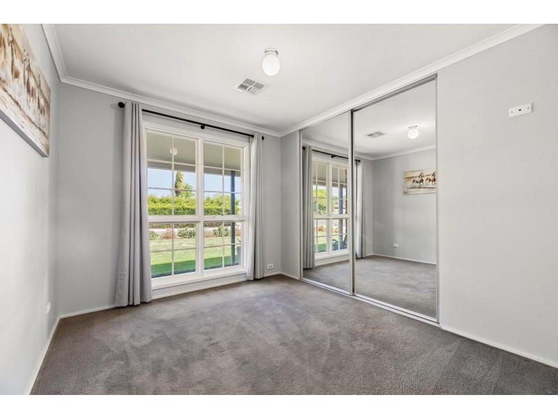 2 McBurney Crescent, Richardson ACT 2905