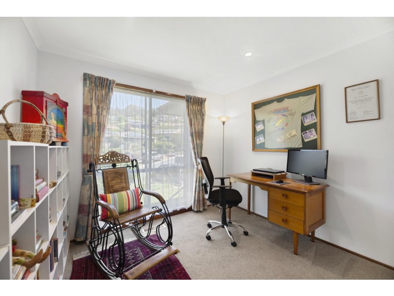 8 Creswick Place, Calwell ACT 2905