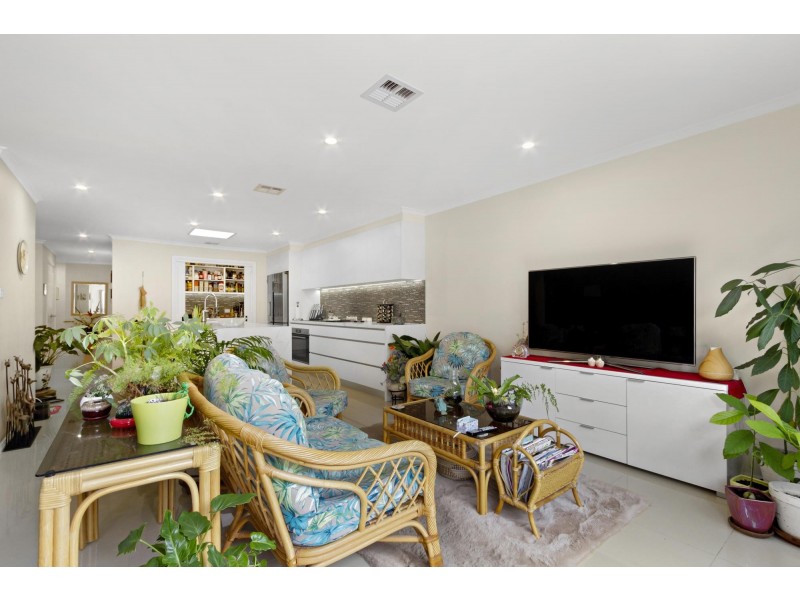 27 Mortimer Lewis Drive, Greenway ACT 2900