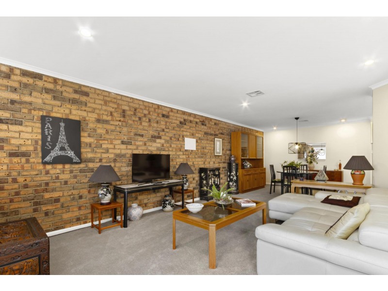 27 Mortimer Lewis Drive, Greenway ACT 2900